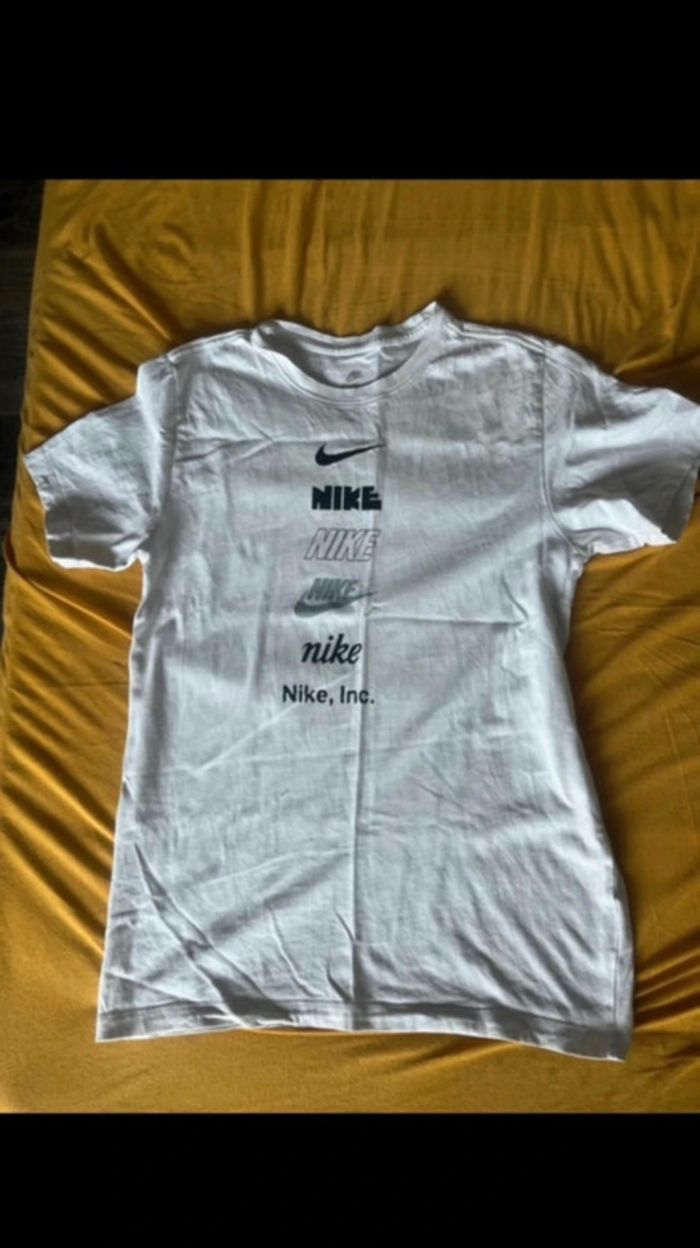T-shirt Nike