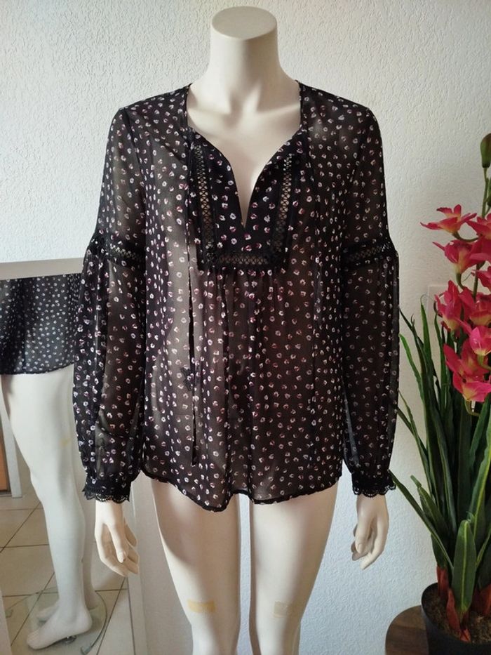 Blouse transparent en mousseline décolleté M/38