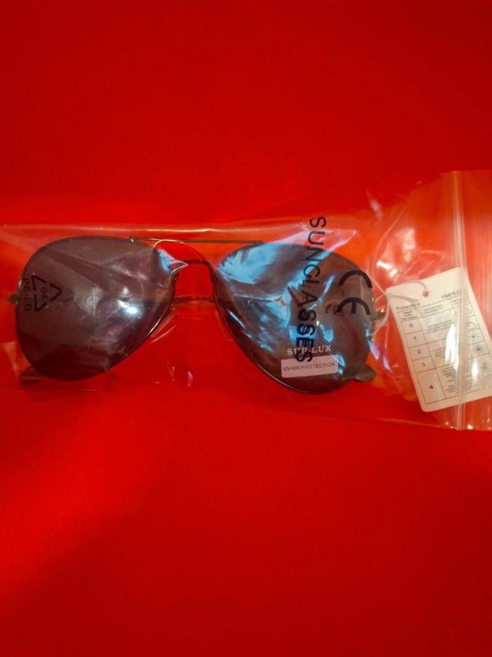 Lunettes de soleil Sur-Lux neuves avec étiquettes protection 400CE - photo numéro 4