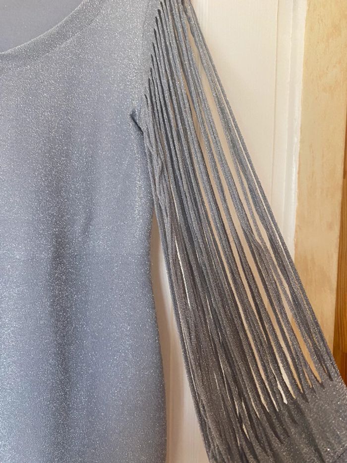 Jolie robe fluide en lamé gris très originale - photo numéro 2