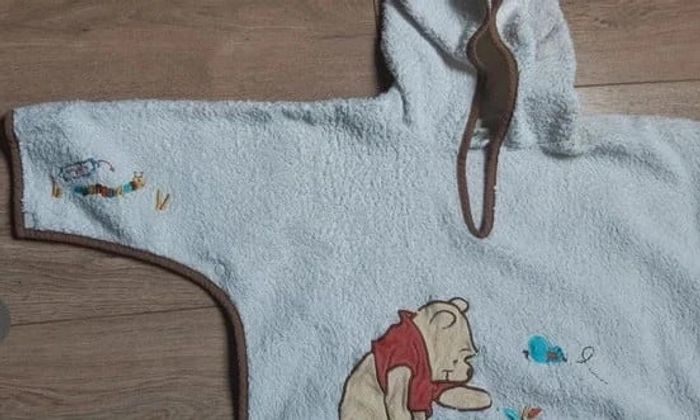 Cape de bain en éponge écru winnie l'ourson 3/4 ans - photo numéro 3