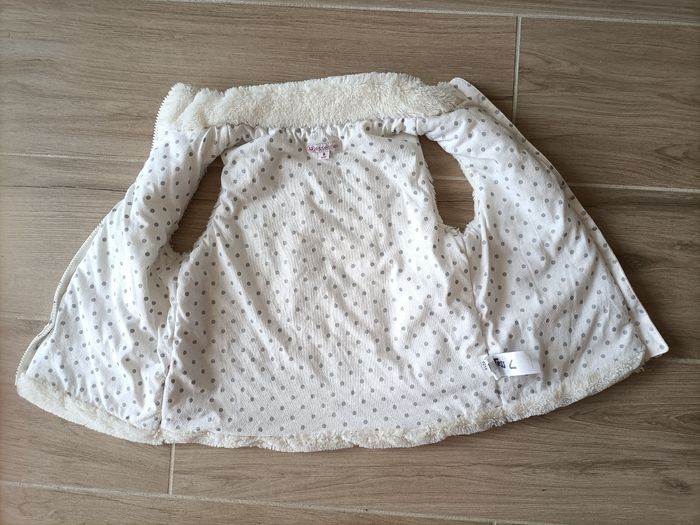 Gilet veste sans manches fausse fourrure fille écru 6 ans U essentiel TBE - photo numéro 3