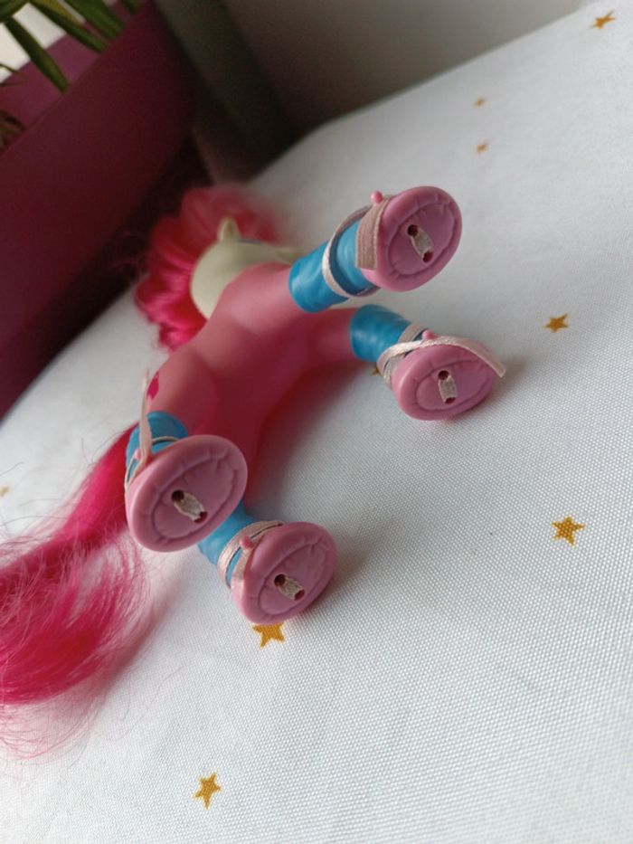 Little Pony petit poney wiki danseuse dance danse rose pink satin slipper hasbro wiki piroetta - photo numéro 8