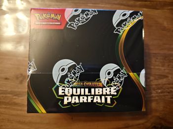 Display équilibre parfait pokémon scellé 