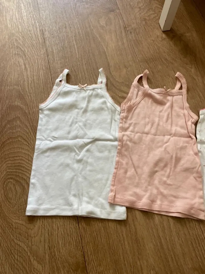 Lot 3 t-shirt débardeurs - photo numéro 2