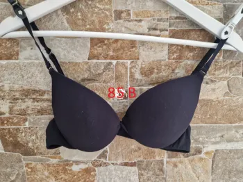 1 soutien-gorge noir taille 85 B marque ETAM