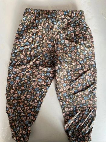 Superbe pantalon léger motifs fleurs marque H&M taille 2/3ans