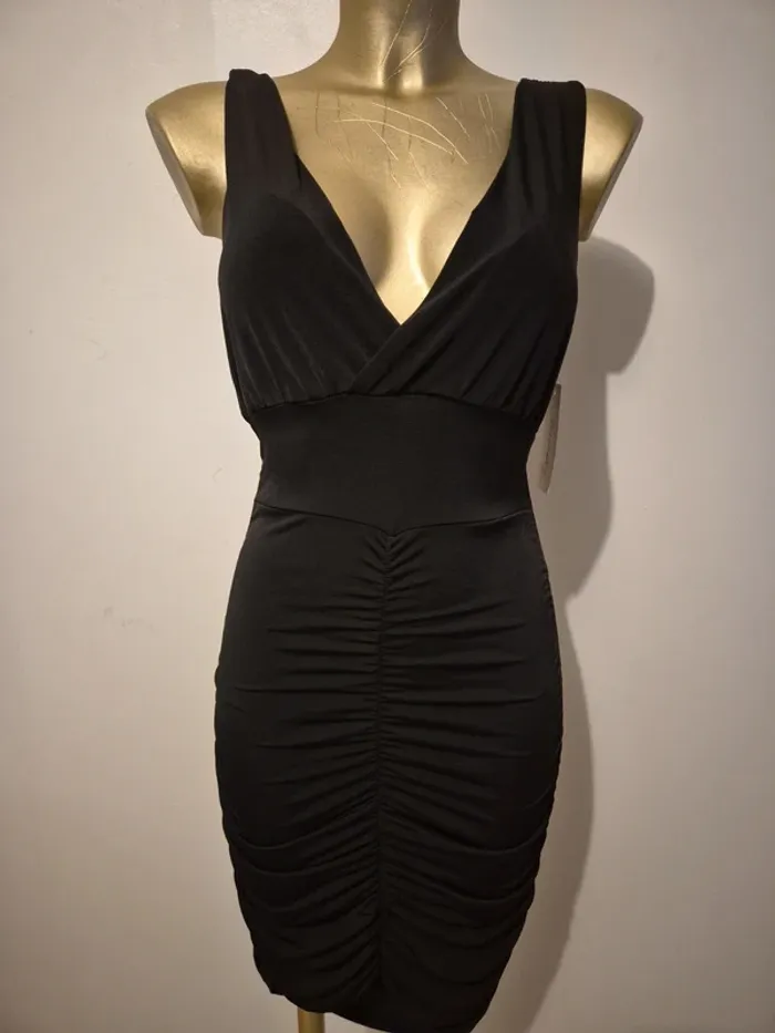 Robe noir taille unique neuve - photo numéro 2