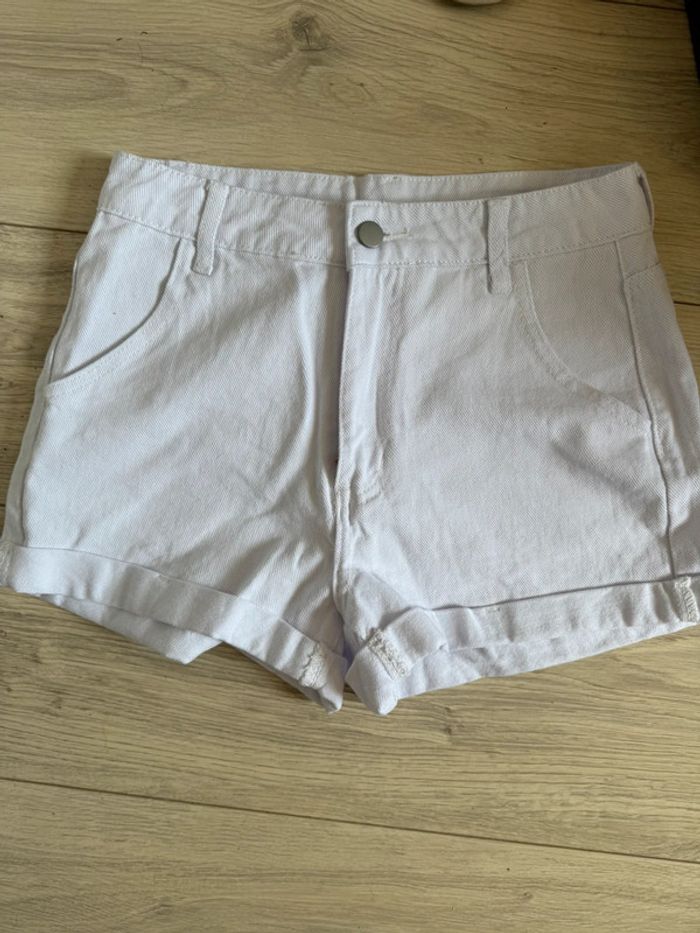 Short blanc