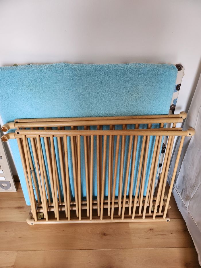 Parc Geuther avec matelas en mousse