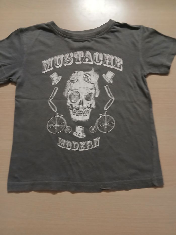 Tee shirt courte manche garcon en coton taille 6 ans  marque in extenso  couleur gris,blanc tres bonne etat - photo numéro 2