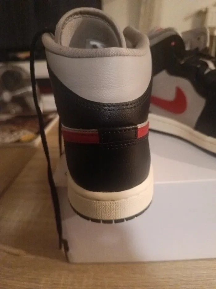 Air Jordan 1 mid pointure 38 - photo numéro 6