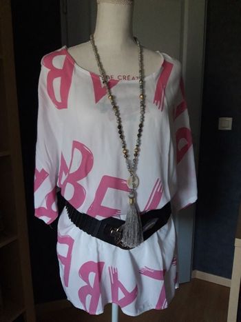 Blouse tunique viscose blanche motifs lettres roses neuve étiquetée
