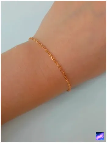 Bracelet doré élégant tendance féminine