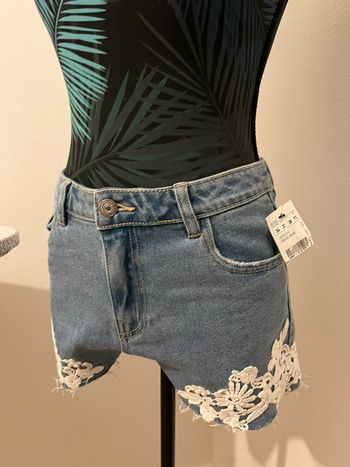 Short jean et dentelle neuf avec étiquette