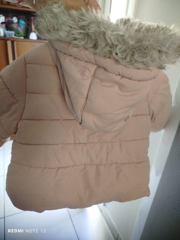 #kytie18moisfille. Doudoune a capuche taille 18/24 mois - photo numéro 3