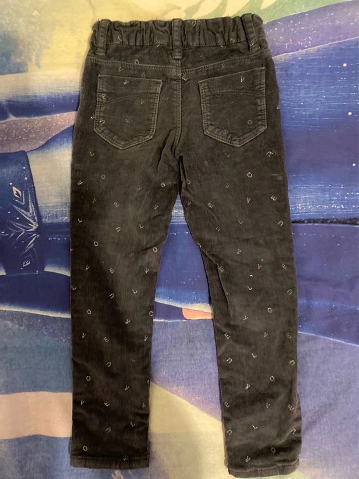 Kiabi : pantalon fille en velours taille 4 ans - photo numéro 2