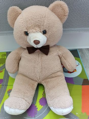Gros ours en peluche