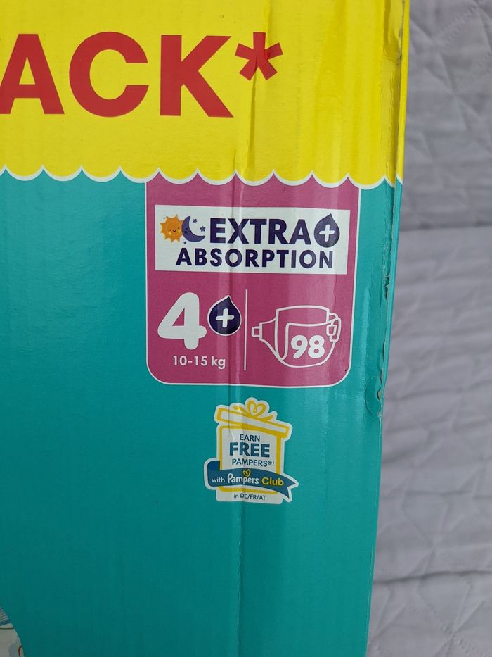 98 pampers baby-dry taille 4+ pour bébé de 10 à 15 kg - photo numéro 2