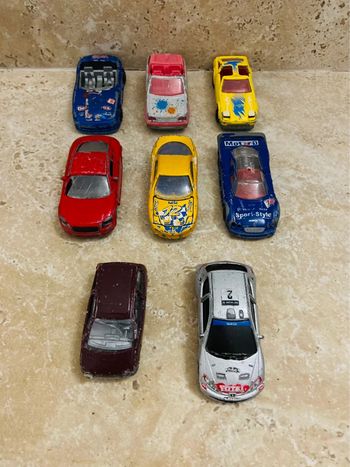 8 Véhicules Miniatures Majorette