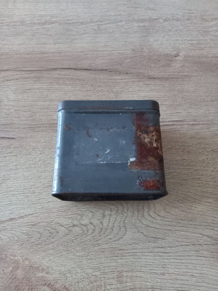 Boite ancienne en métal. - photo numéro 3