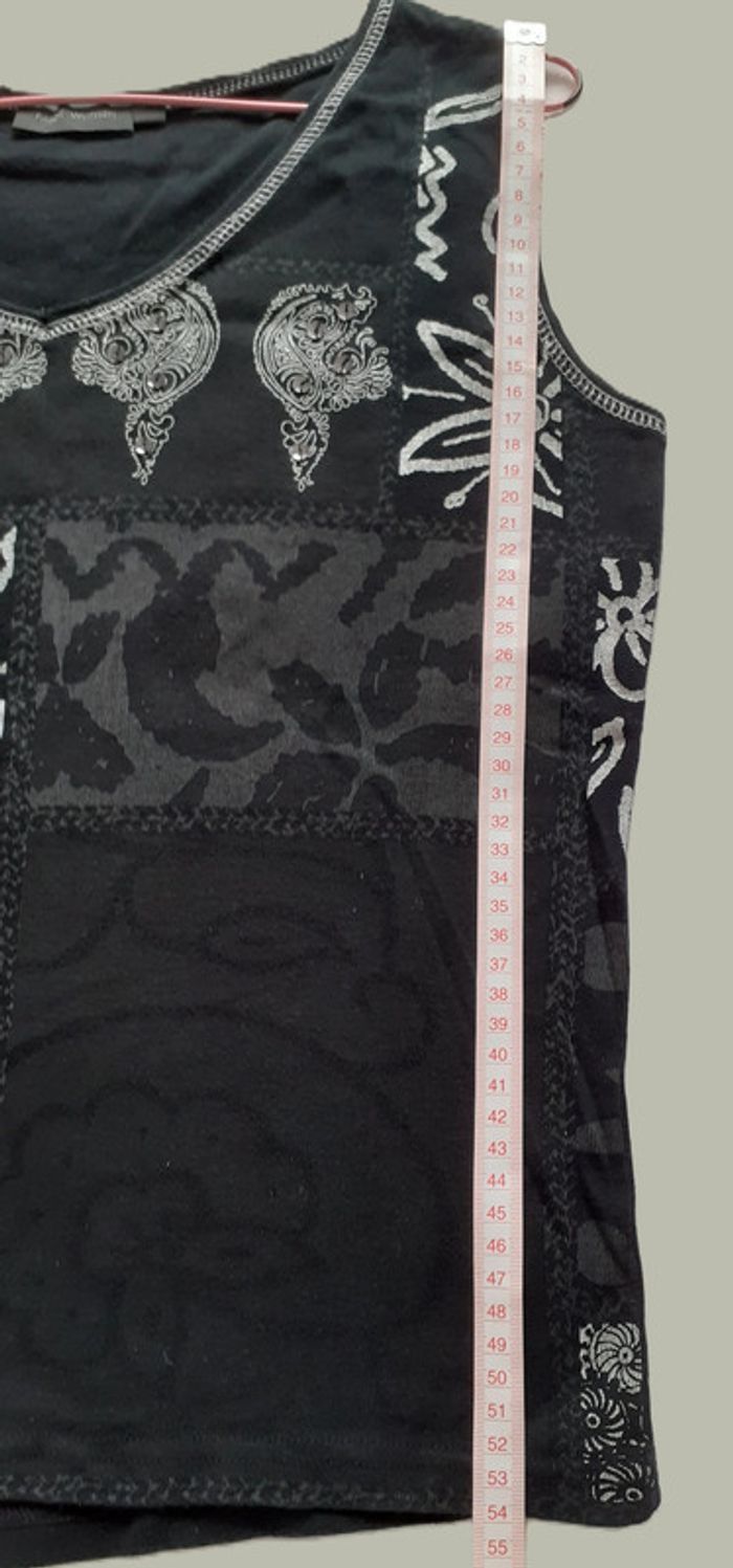 Débardeur noir avec sequins. Imprimé floral. Kiabi. Taille 42 - photo numéro 7