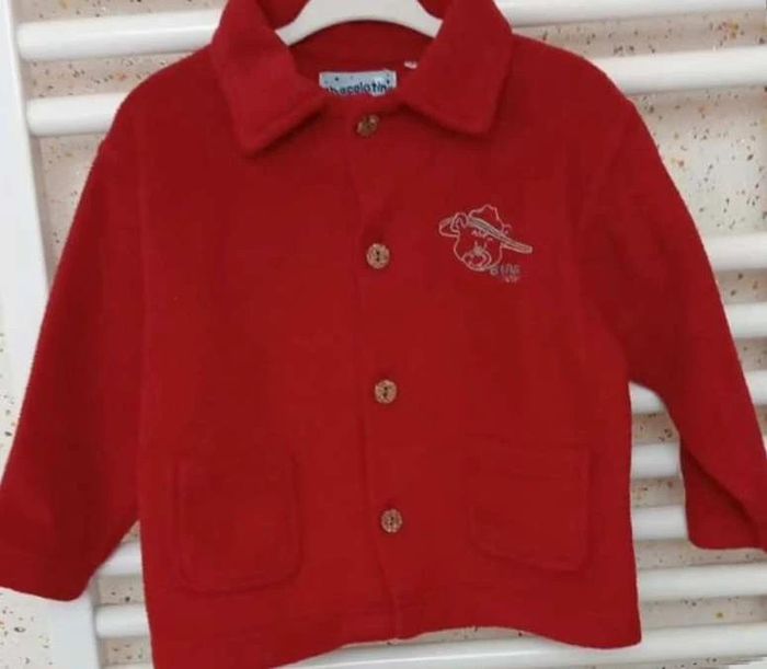 Veste  polaire bordeaux  Chocolatine  Taille  18  mois - photo numéro 2