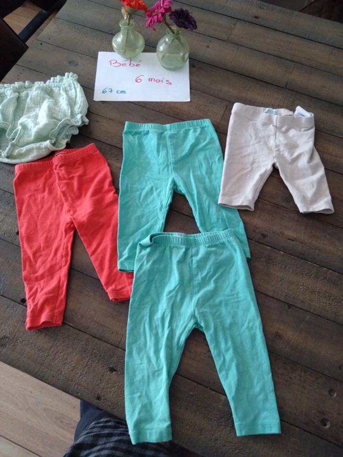 Lot de 4 leggings et une culotte bébé fille 6 mois