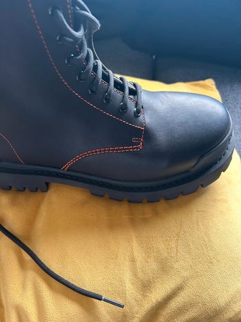 Paire de boots homme cuir taille 44