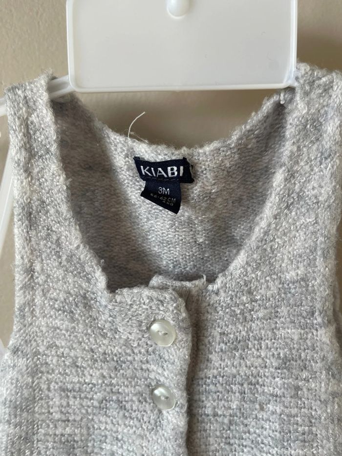 Combinaison maille légère Kiabi taille 3 mois grise - photo numéro 2