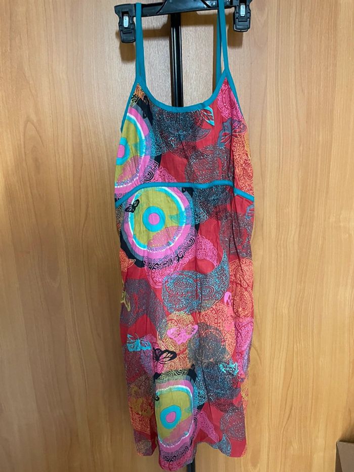 Robe multicolore pour l’été