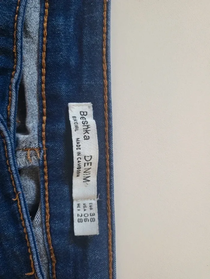 Jean bershka taille 38 - photo numéro 2