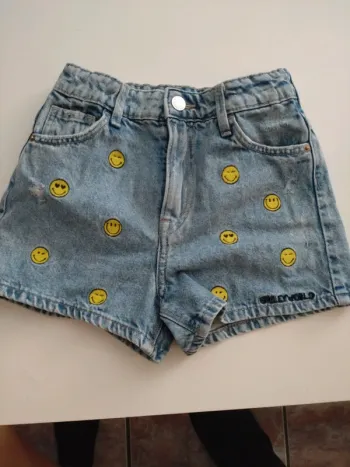 Short smiley H&M taille 8/9 ans