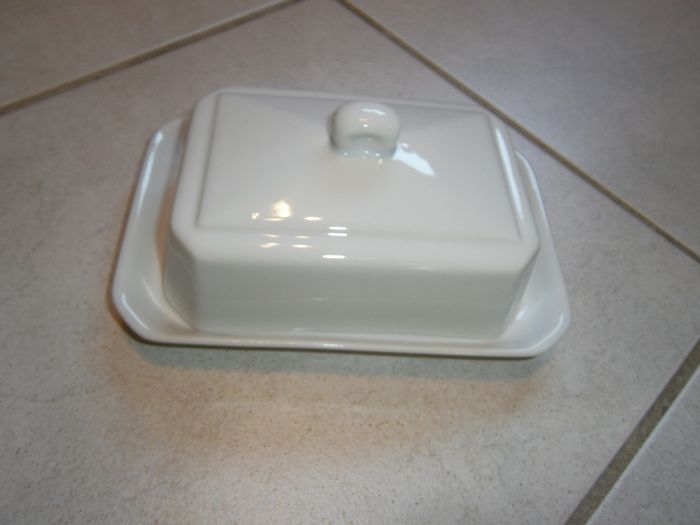 Beurrier blanc en porcelaine