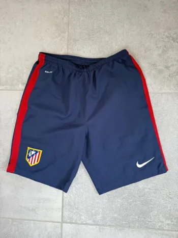 Short Atletico Madrid Nike garçon 12-13 ans super état