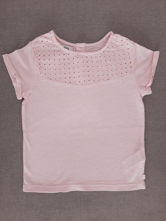 T-shirt manches courtes Okaïdi 5 ans rose clair avec haut ajouré