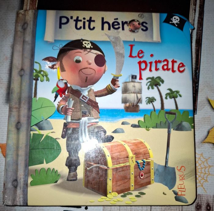 Livre le pirate - photo numéro 1