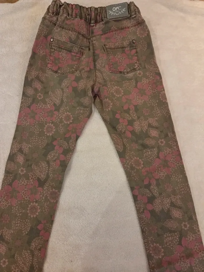 Pantalon kaki a motifs fleurs - photo numéro 4