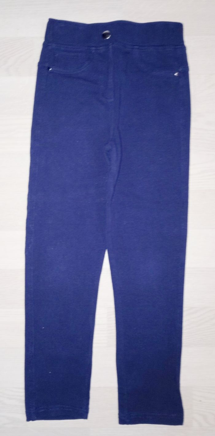 Legging épais bleu marine Boutique Plus
T. 8 ans
NEUF