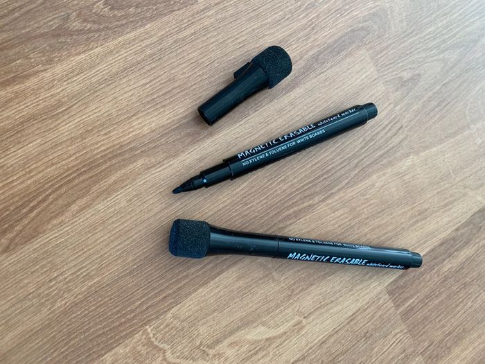 Lot de 2 marqueurs noirs effaçables aimantés - photo numéro 2