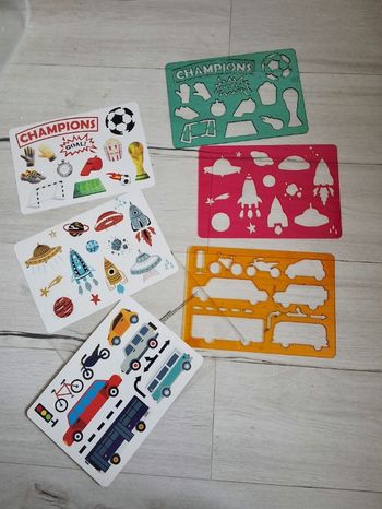 Règle de dessin pochoir à dessiner motifs foot fusée espace véhicules et coloriages Neuf