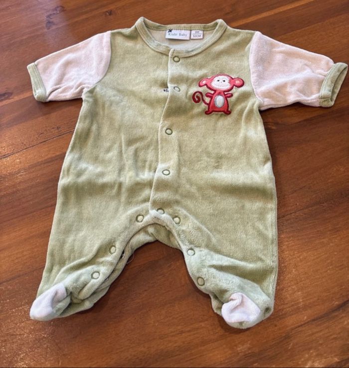 Lot  de 3  pyjamas naissance  + 1 de 1 mois plutôt garçon - photo numéro 2
