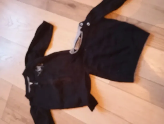 Lot vestes taille 6 mois - photo numéro 3