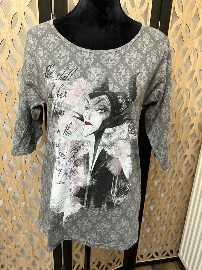 Pull maléfique taille S Disneyland Paris