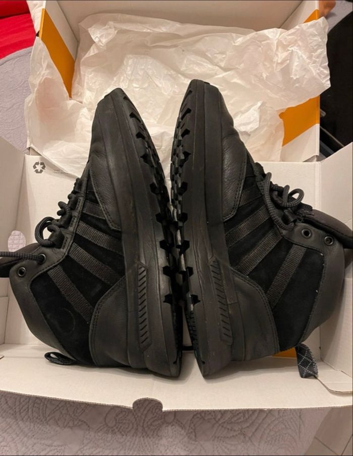 Baskets timberland noir  homme taille 41,5. - photo numéro 2