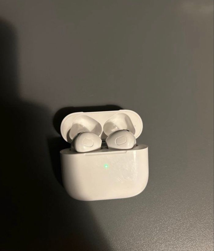 Air Pods 3 eme génération - photo numéro 2