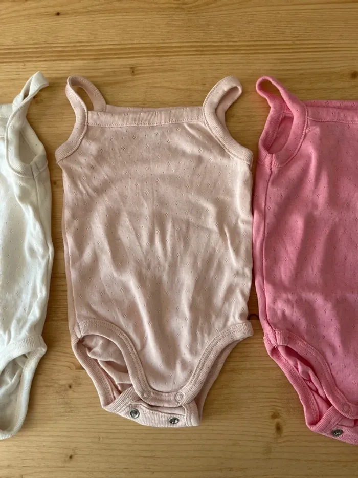 Lot de body 6M neufs - photo numéro 4