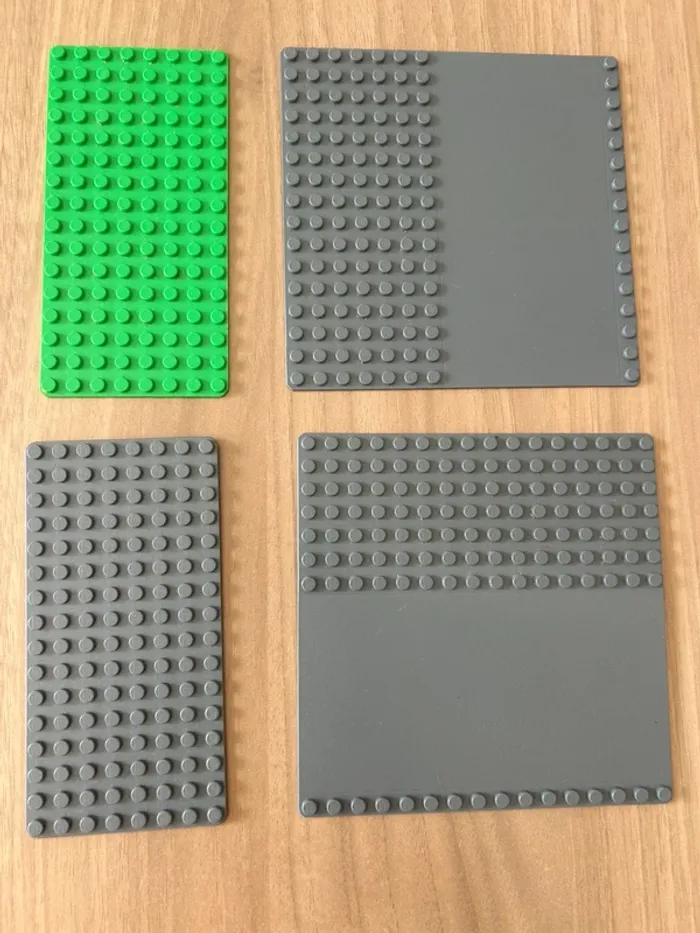 Lot de 4 plaques lego