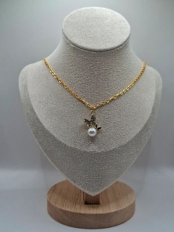 Collier papillon avec sa perle