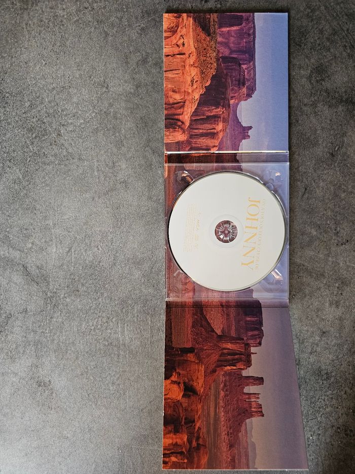 CD On a tous quelque chose de Johnny - photo numéro 4